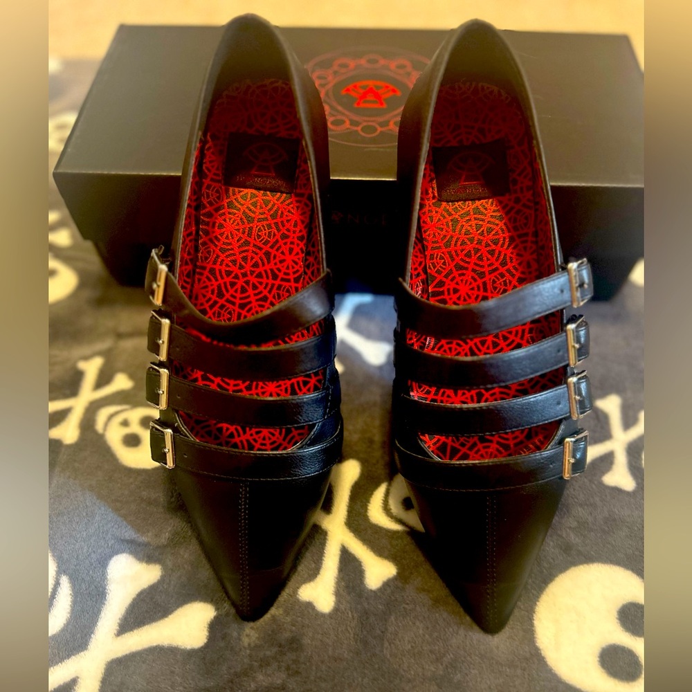 Strange cult flats from Foxblood